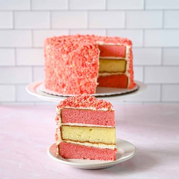 StrawberryCrunch Cake